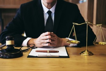 士業がマンション経営を行う4つのメリットと注意点を解説!