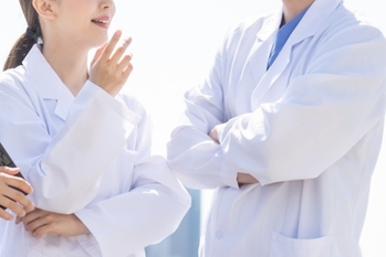 研修医が年収1000万円を稼ぐにはどうすればいい?おすすめの投資方法を解説