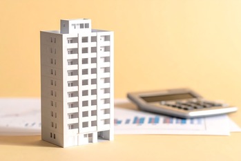 【2026年最新】マンション経営の家賃収入と税金ガイド。会社員が不労所得を最大化する物件選び