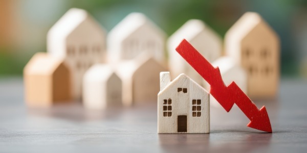 【2026年最新】不動産投資のリスクとリターンを徹底解剖！金利上昇に負けない物件選びと管理の鉄則