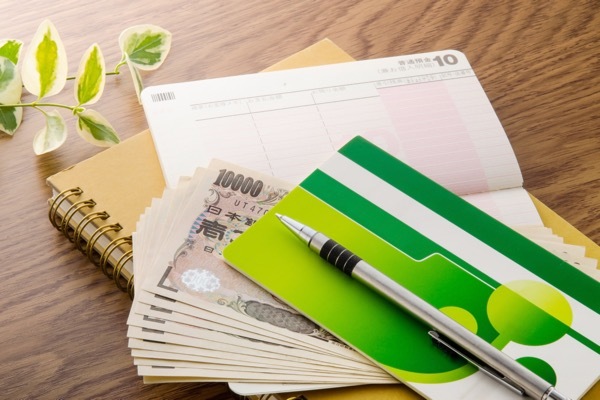 毎月10万円の貯金をしている人の割合は?達成するための基本原則と資産形成術