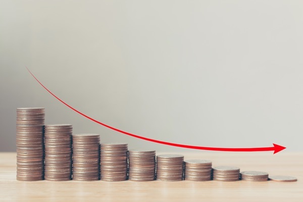 毎月10万円の貯金をしている人の割合は?達成するための基本原則と資産形成術