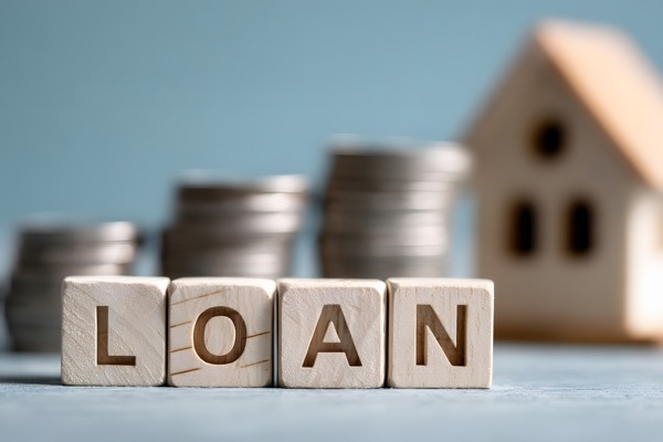 不動産投資ローン金利ランキング【2026年最新】上昇局面で選ぶべき銀行は？0.1%でも低く借りるには「提携ローン」