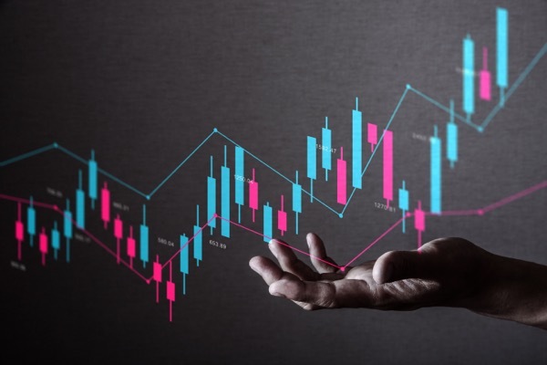 量子コンピュータ投資ガイド　銘柄の「本命」はどれ？米国・日本の注目企業と、ハイリスク投資で失敗しないための全知識